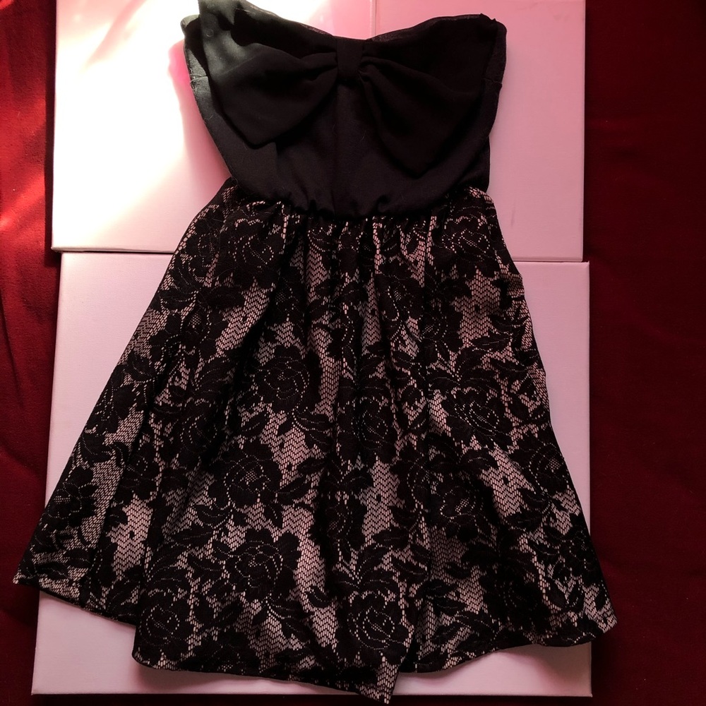 Black Lace Strapless Bow tie Dress